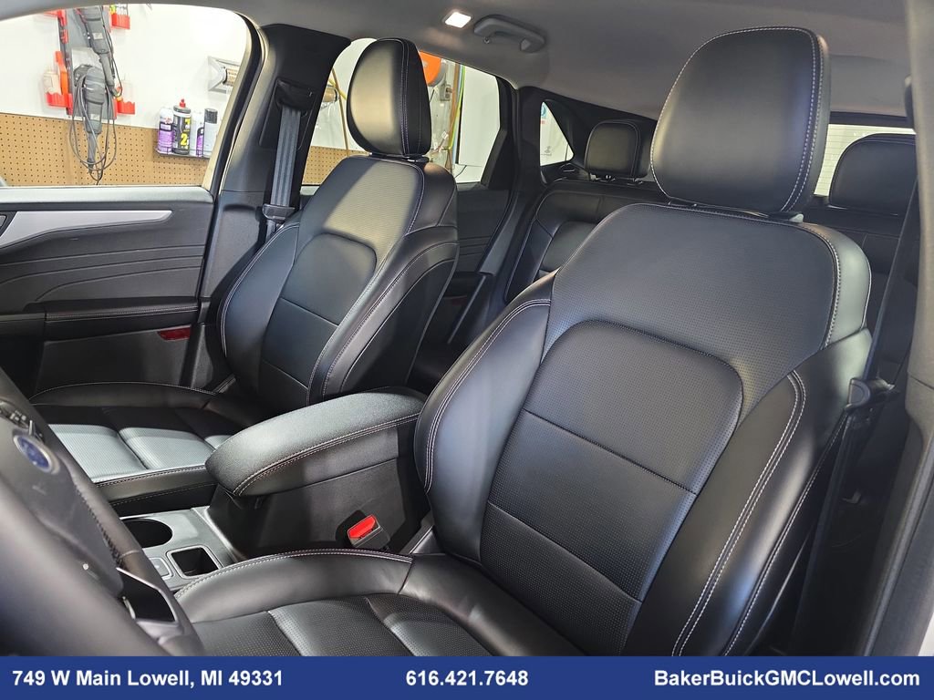 Used 2024 Ford Escape Platinum image 16