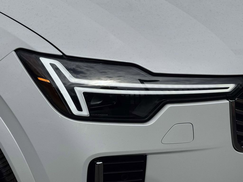 Certified 2026 Volvo XC90 B6 Plus w/ Protection Package image 7