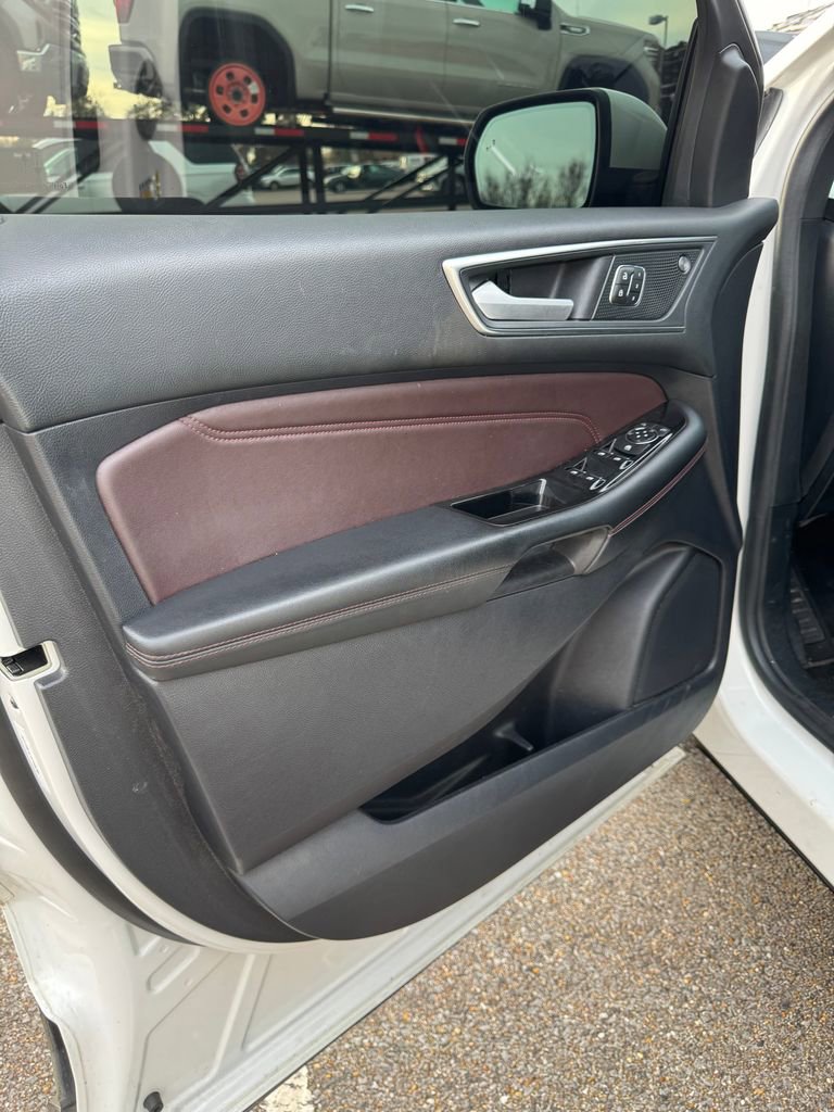Used 2020 Ford Edge Titanium w/ Equipment Group 301A image 10