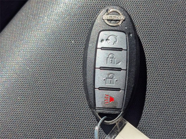 Used 2022 Nissan Frontier SV w/ SV Premium Package image 32