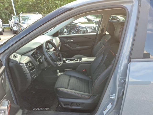 Used 2025 Nissan Rogue SV w/ Rock Creek Premium Package AWD/4WD image 17