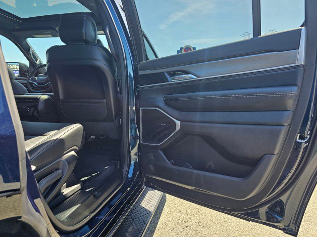 New 2026 Jeep Grand Wagoneer 4WD w/ Premium Group I image 16