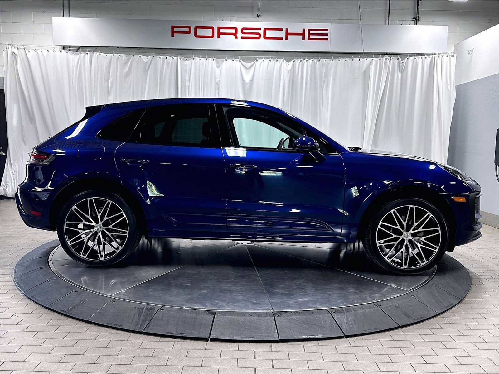 Used 2026 Porsche Macan AWD/4WD image 10