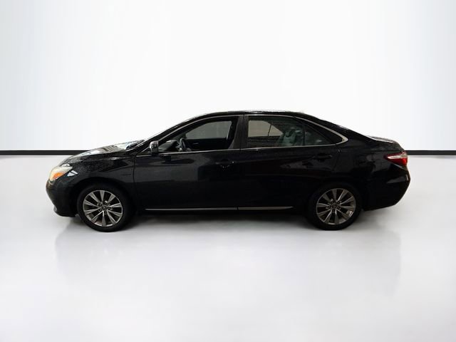 Used 2017 Toyota Camry XLE w/ Moonroof Package FWD image 9