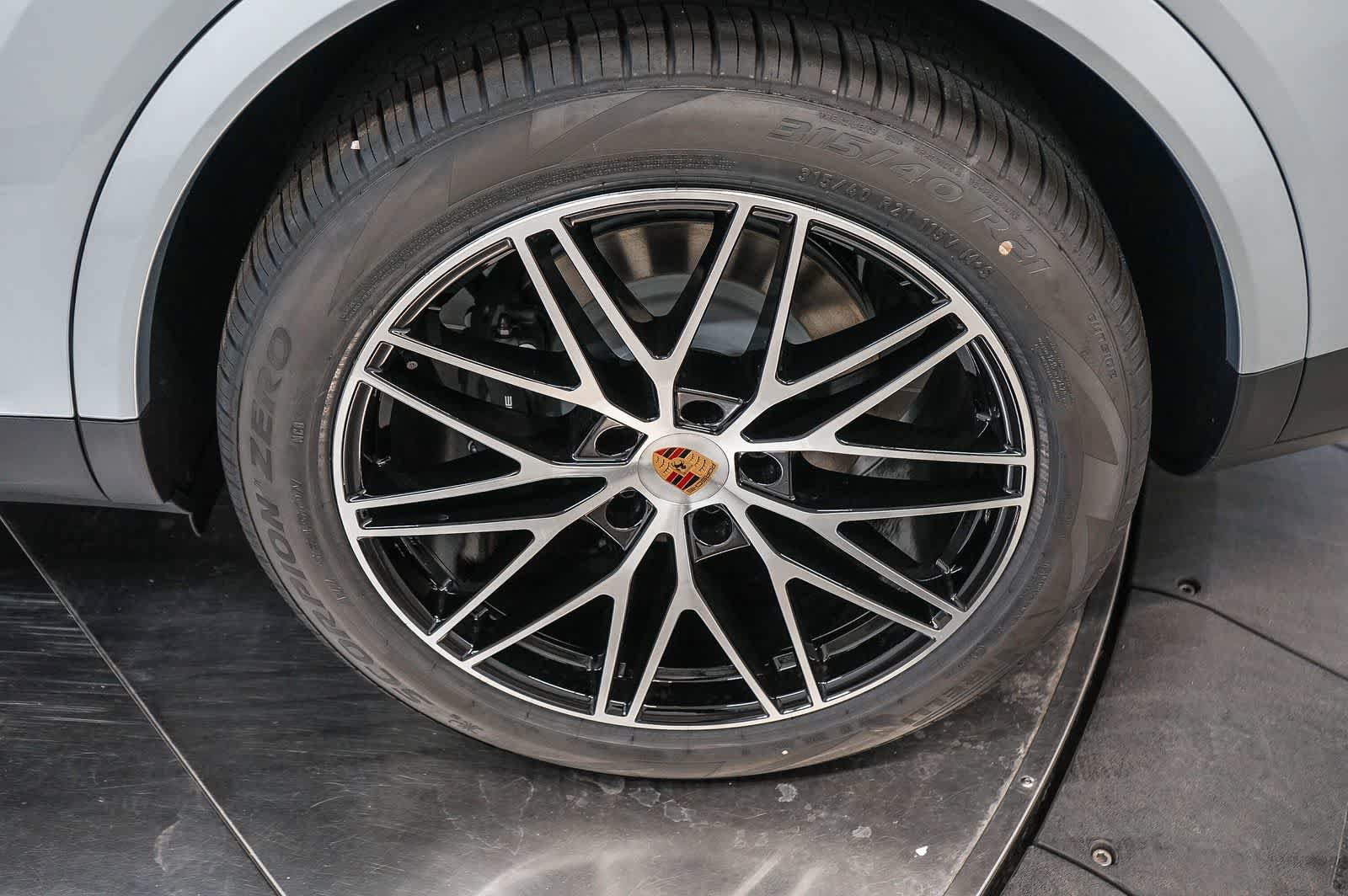 New 2026 Porsche Cayenne Coupe AWD/4WD image 13
