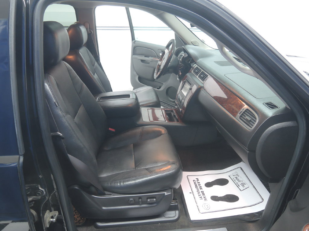 Used 2012 Chevrolet Suburban LTZ AWD/4WD image 36