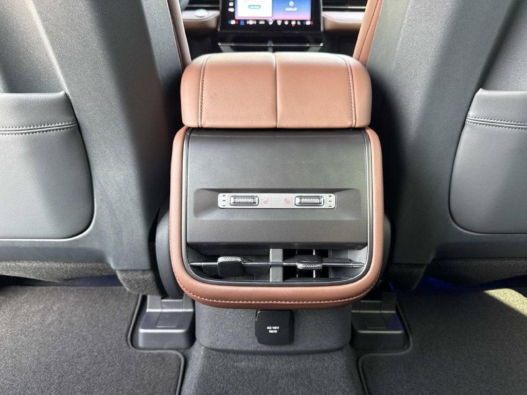New 2026 Lincoln Nautilus Reserve AWD/4WD image 16