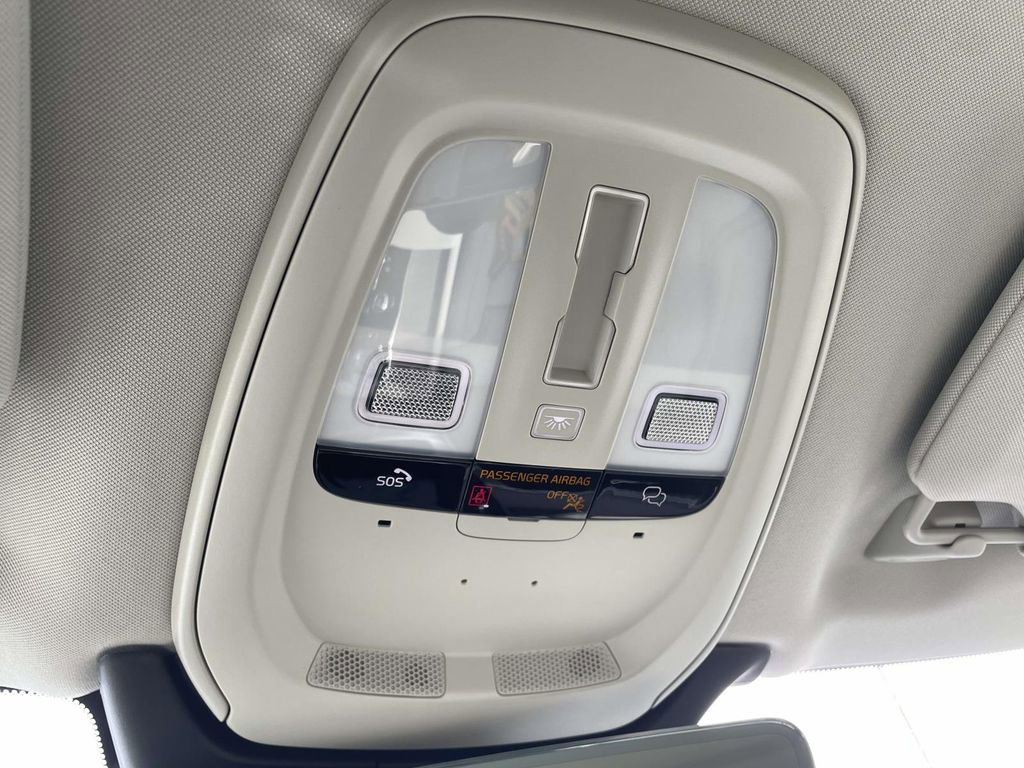 New 2026 Volvo XC90 B6 Ultra w/ Protection Package image 22