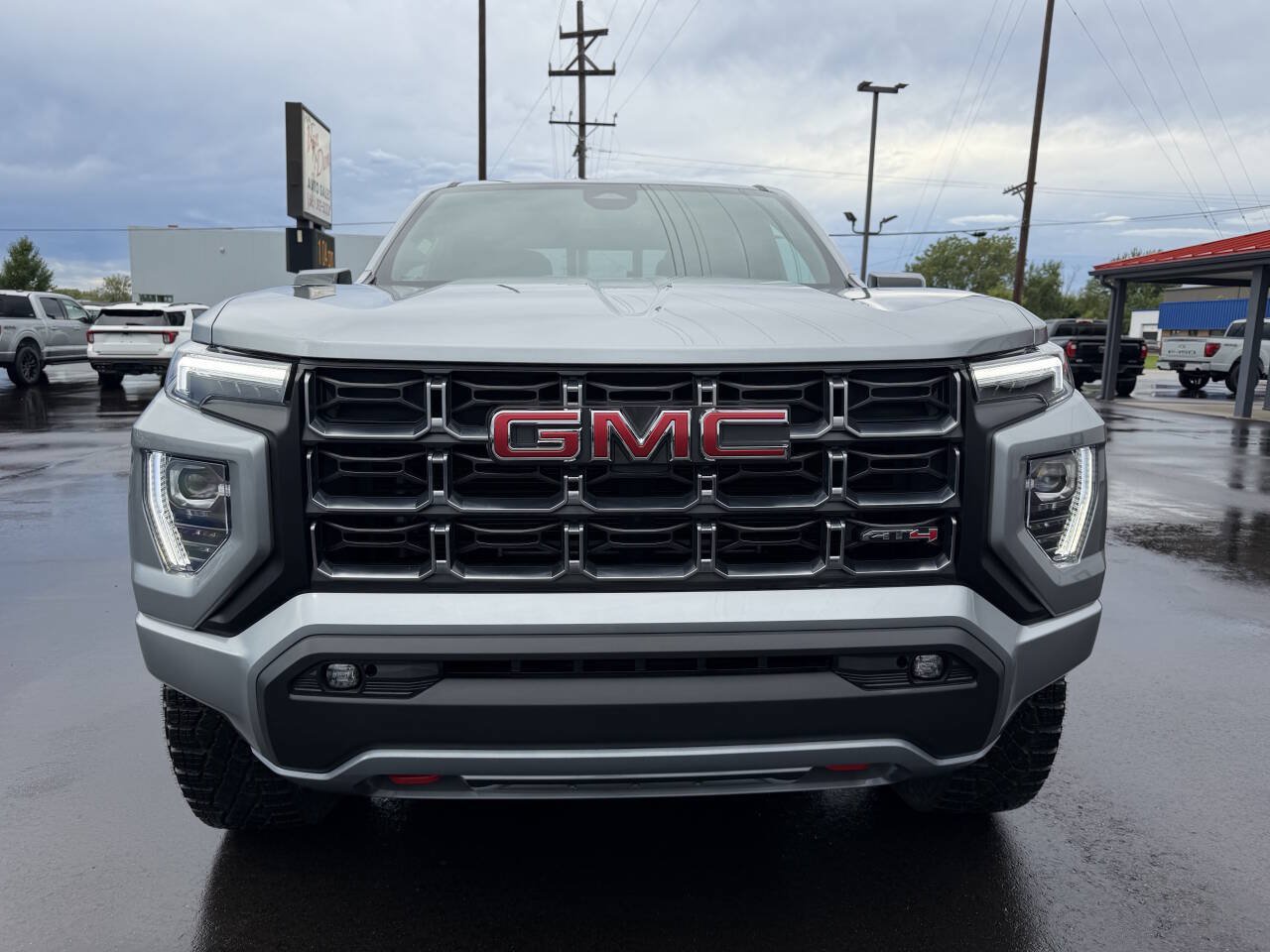 Used 2024 GMC Canyon AT4 w/ AT4 Premium Package AWD/4WD image 3