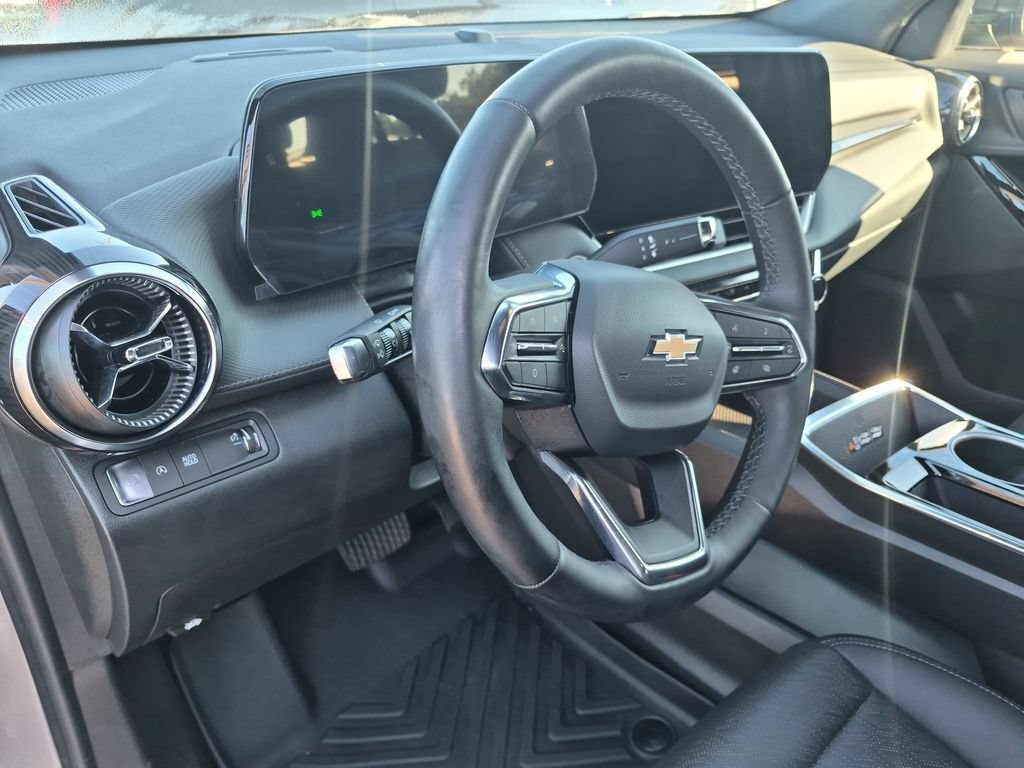 Used 2025 Chevrolet Equinox LT w/ Convenience Package II FWD image 14