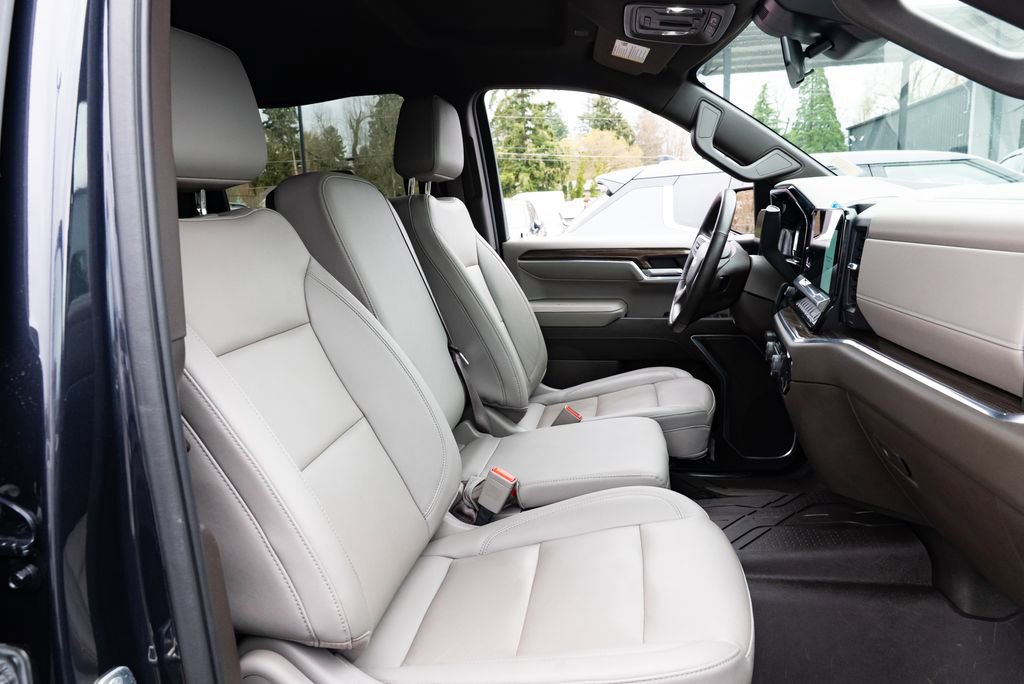 Used 2023 Chevrolet Silverado 1500 LT w/ Leather Package image 25