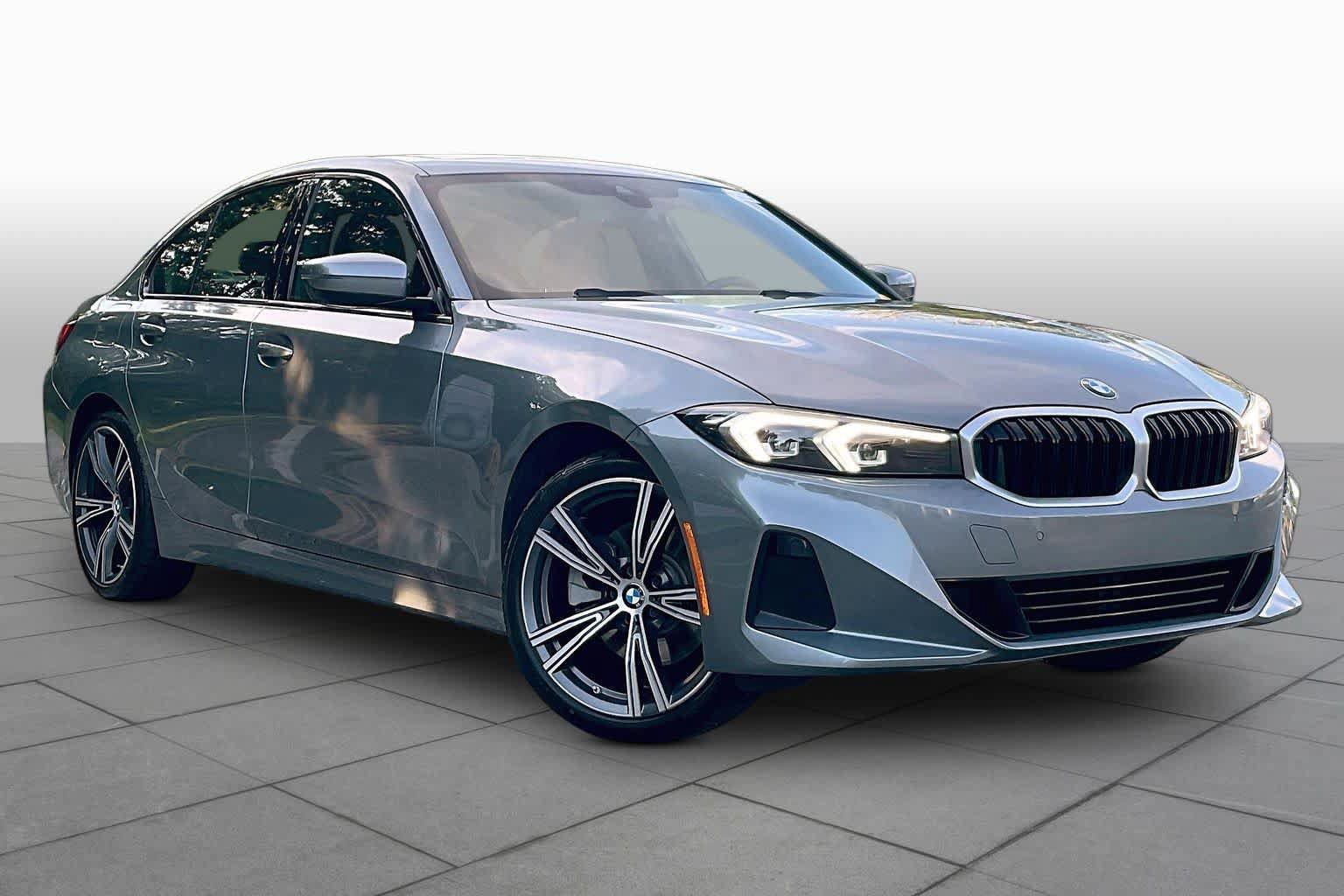 Used 2023 BMW 330i Sedan w/ Driving Assistance Package RWD image 2