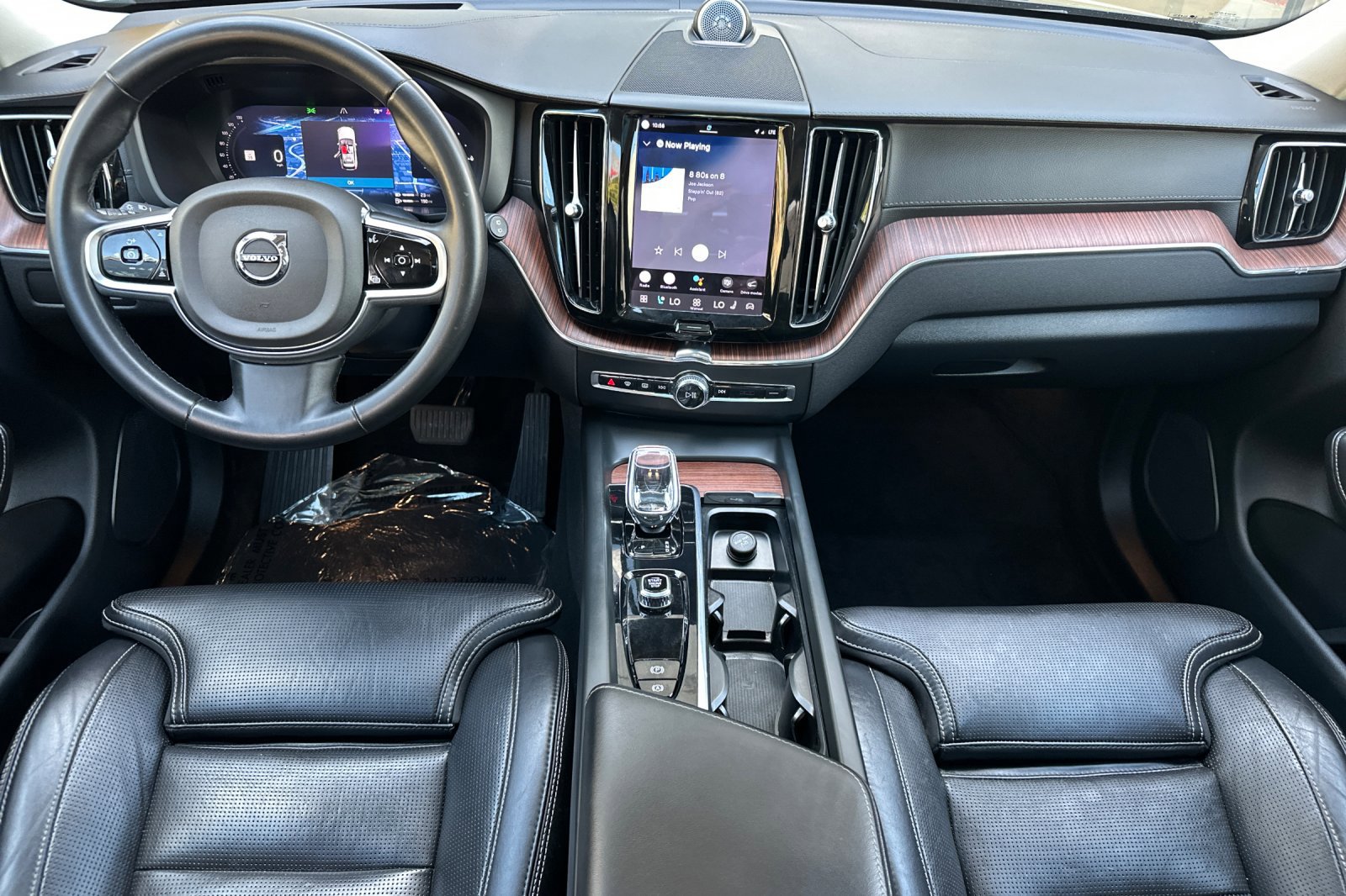 Certified 2023 Volvo XC60 T8 Ultimate AWD/4WD image 15