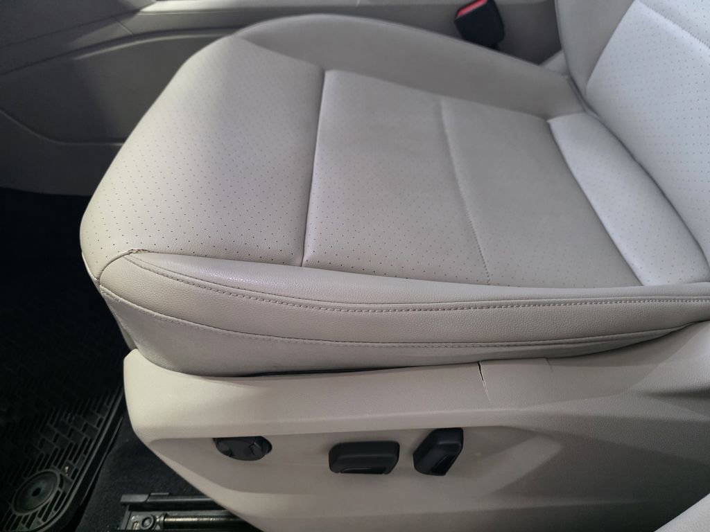 Used 2021 Volkswagen Atlas SE w/ Panoramic Sunroof Package FWD image 19