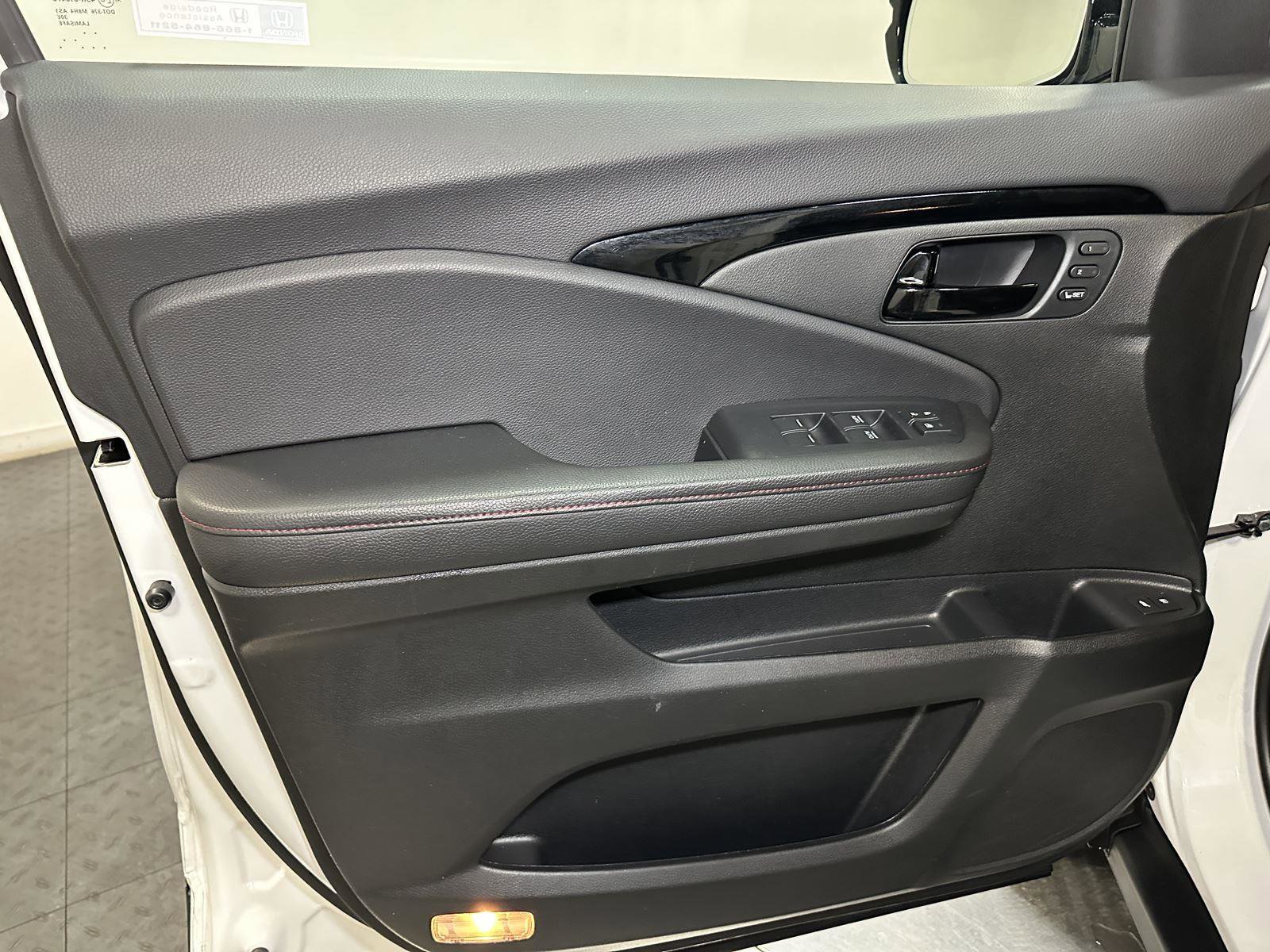 Certified 2024 Honda Passport Black Edition image 20