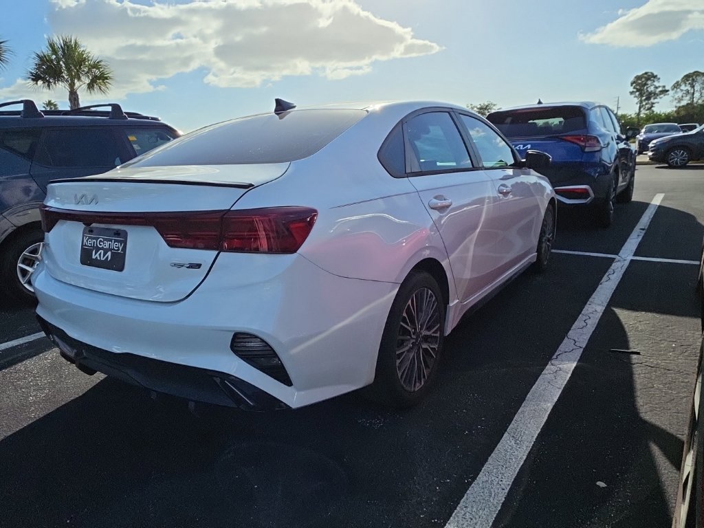 Certified 2023 Kia Forte GT-Line FWD image 17