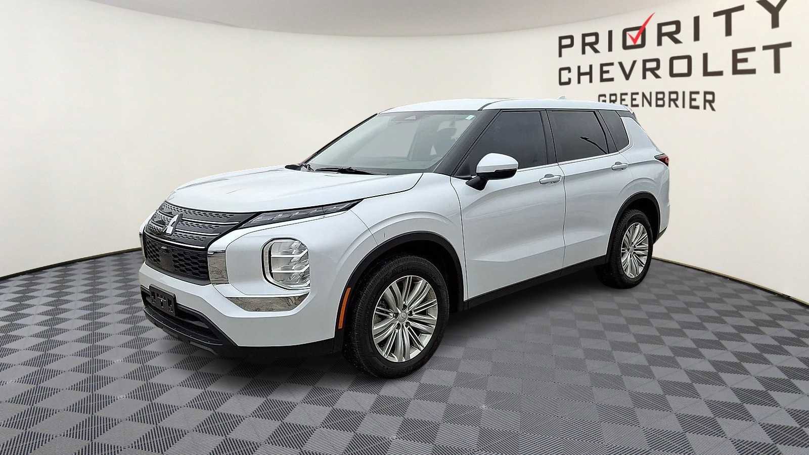 Used 2024 Mitsubishi Outlander ES image 4