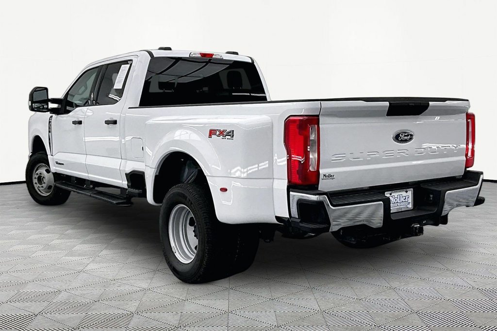 Certified 2025 Ford F350 XLT w/ FX4 Off-Road Package AWD/4WD image 13