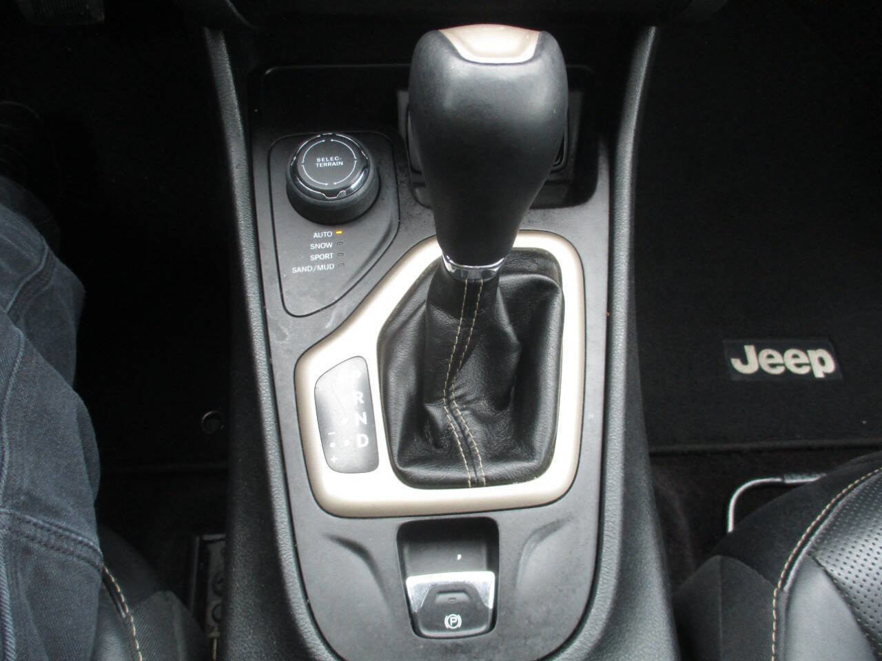 Used 2016 Jeep Cherokee Limited w/ Luxury Group image 33