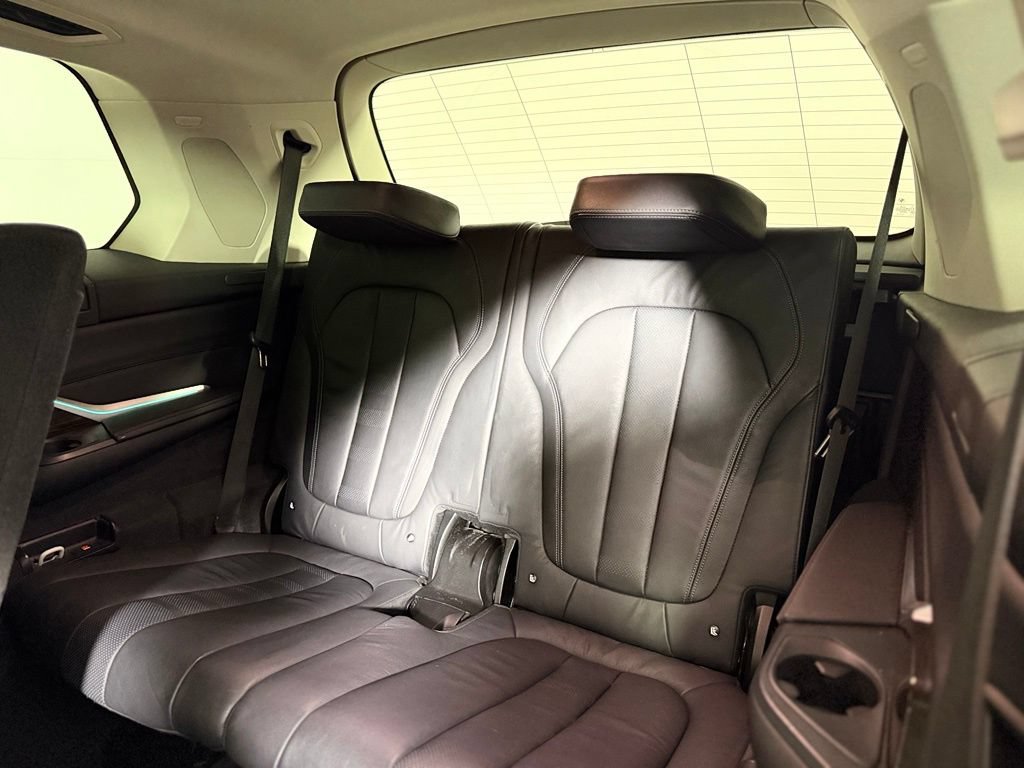 Used 2019 BMW X7 xDrive40i w/ Premium Package AWD/4WD image 26