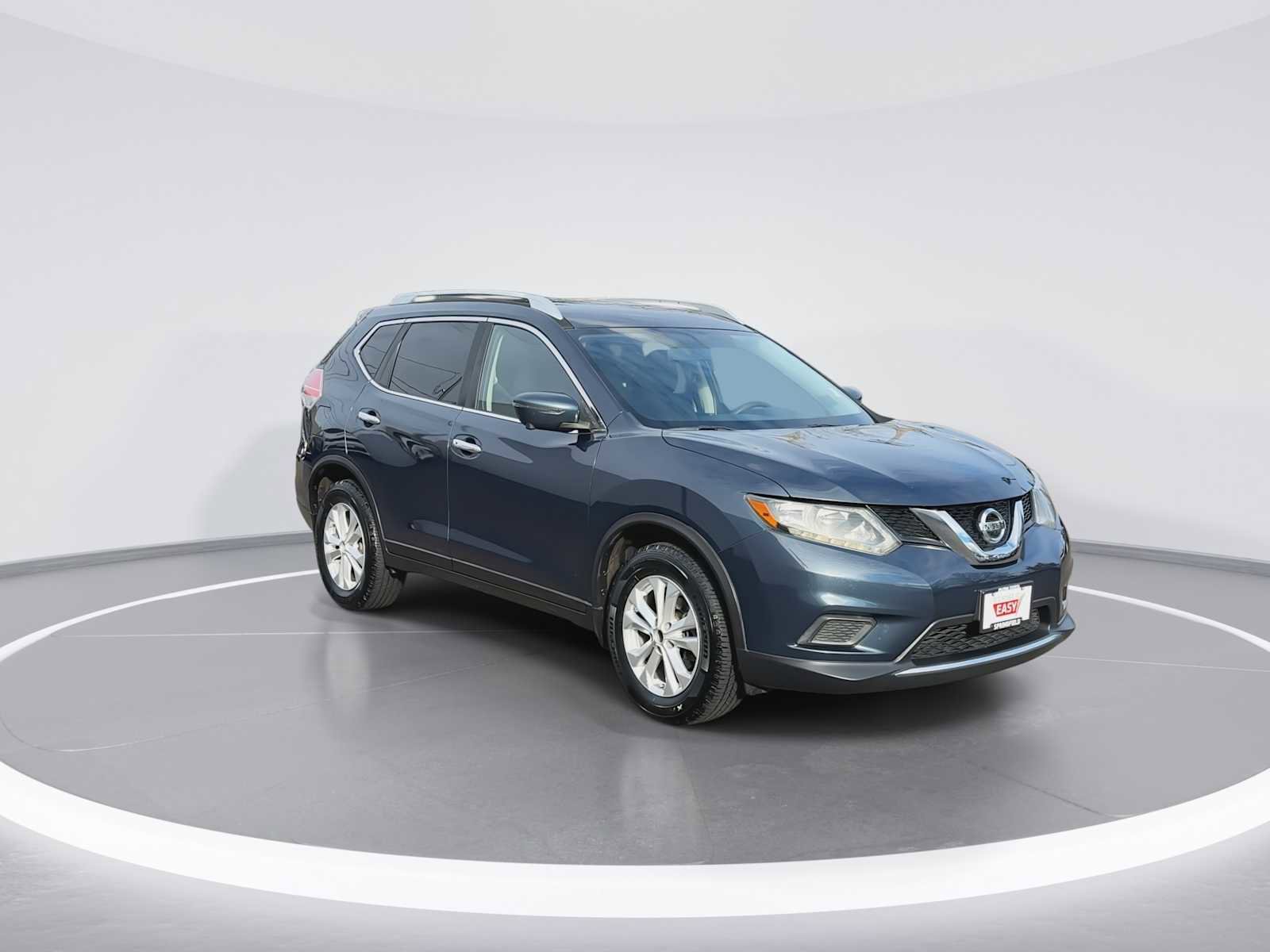 Used 2016 Nissan Rogue SV w/ SV Premium Package image 2