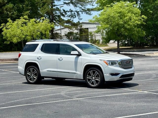 Used 2018 GMC Acadia Denali w/ Technology Package FWD image 10