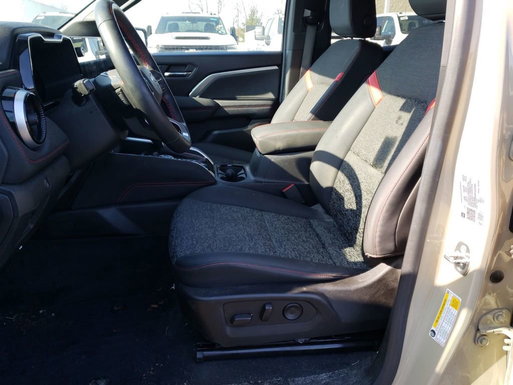 Used 2023 Chevrolet Colorado Z71 w/ Z71 Convenience Package 2 image 10