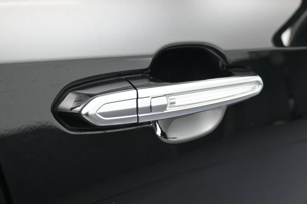 Used 2023 Cadillac XT4 Premium Luxury FWD image 42