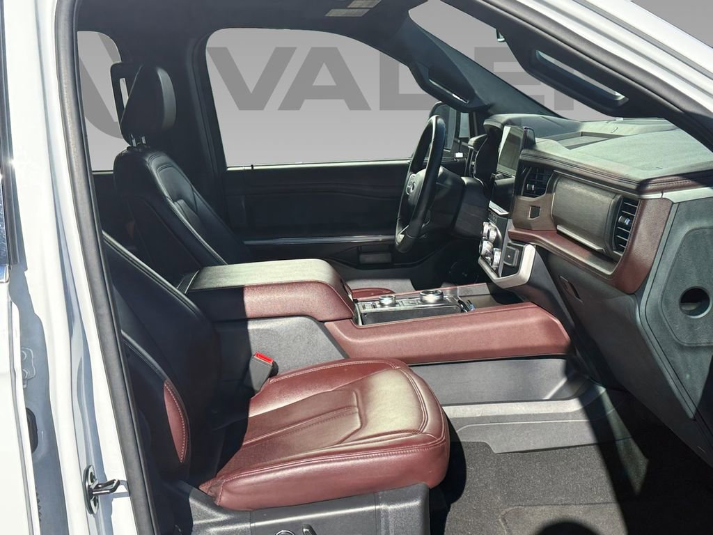 Used 2024 Ford Expedition Limited image 9
