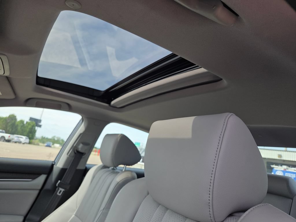 Used 2018 Honda Accord EX-L image 8