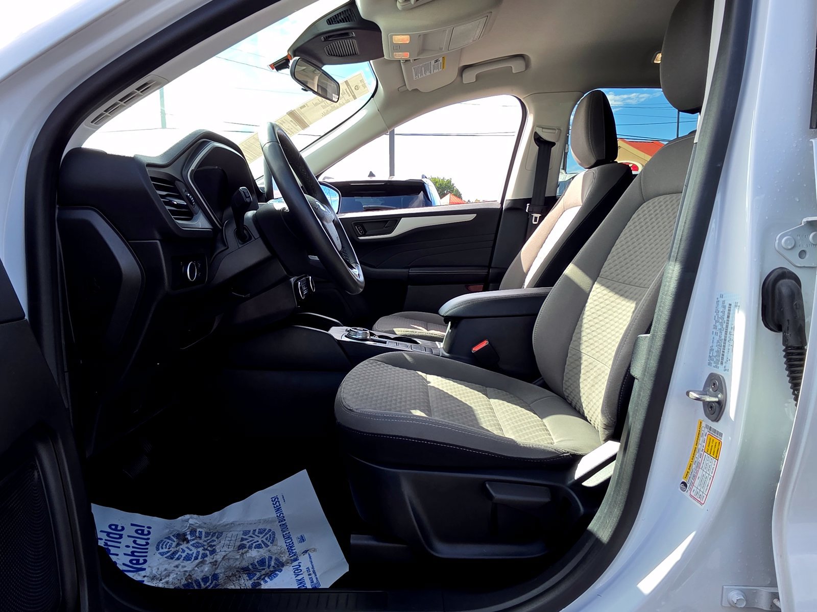 Used 2022 Ford Escape SE w/ SE Sport Appearance Package AWD/4WD image 13
