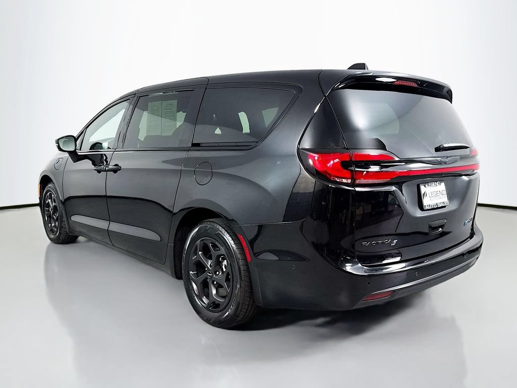 Used 2022 Chrysler Pacifica Limited w/ S Appearance Package FWD image 7
