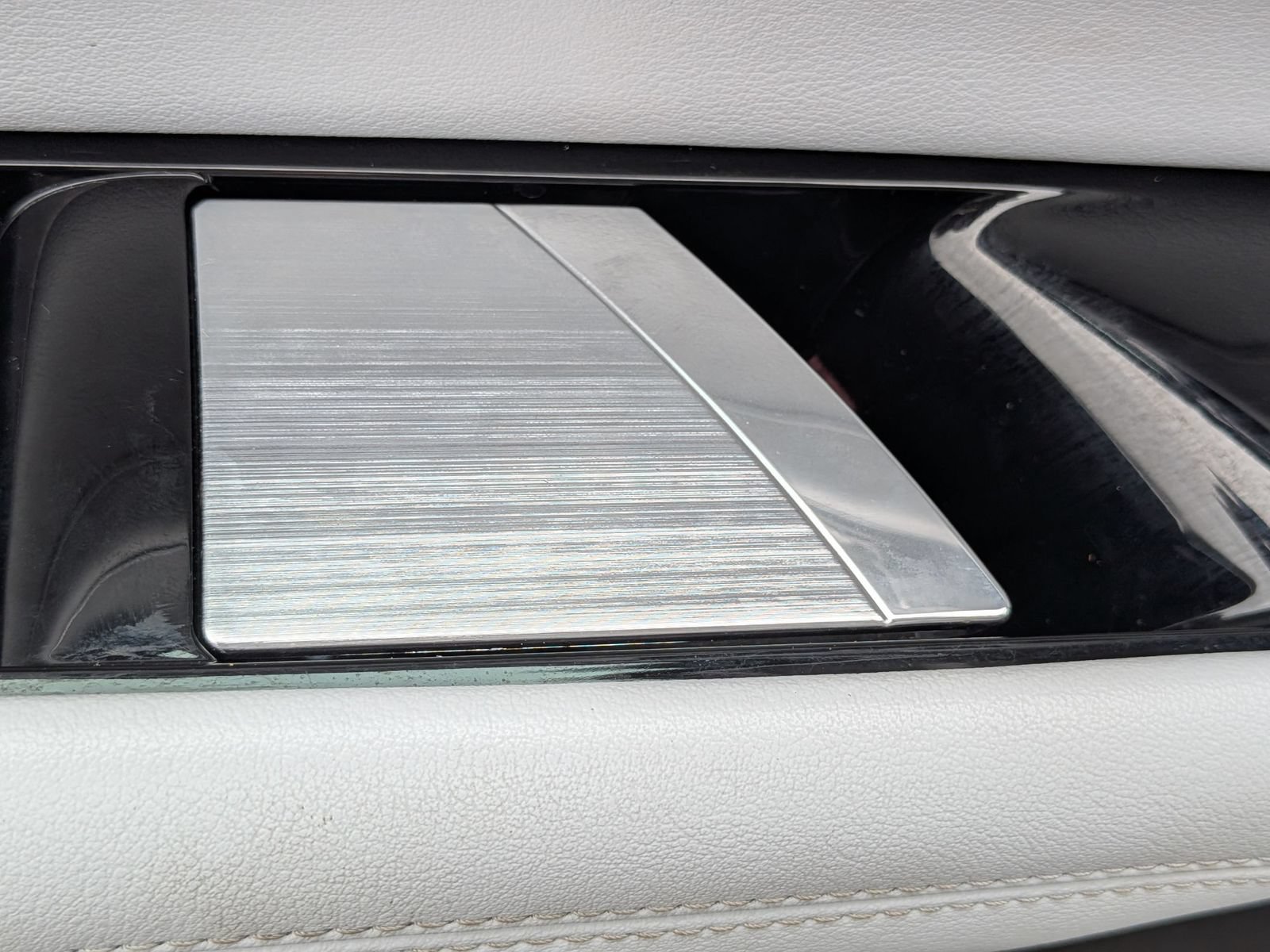 Used 2024 Cadillac Lyriq Luxury RWD image 13