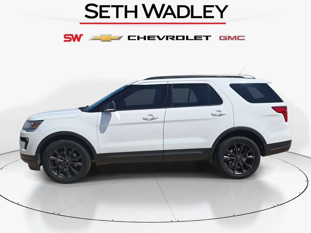 Used 2018 Ford Explorer XLT w/ Equipment Group 202A image 4