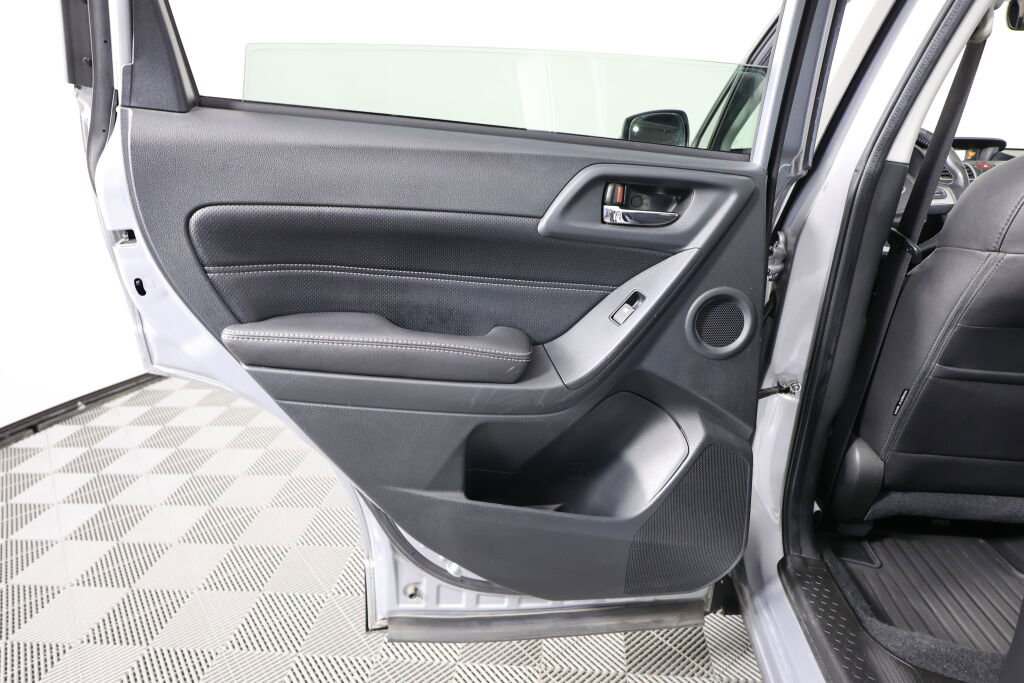 Used 2017 Subaru Forester 2.5i Touring image 16