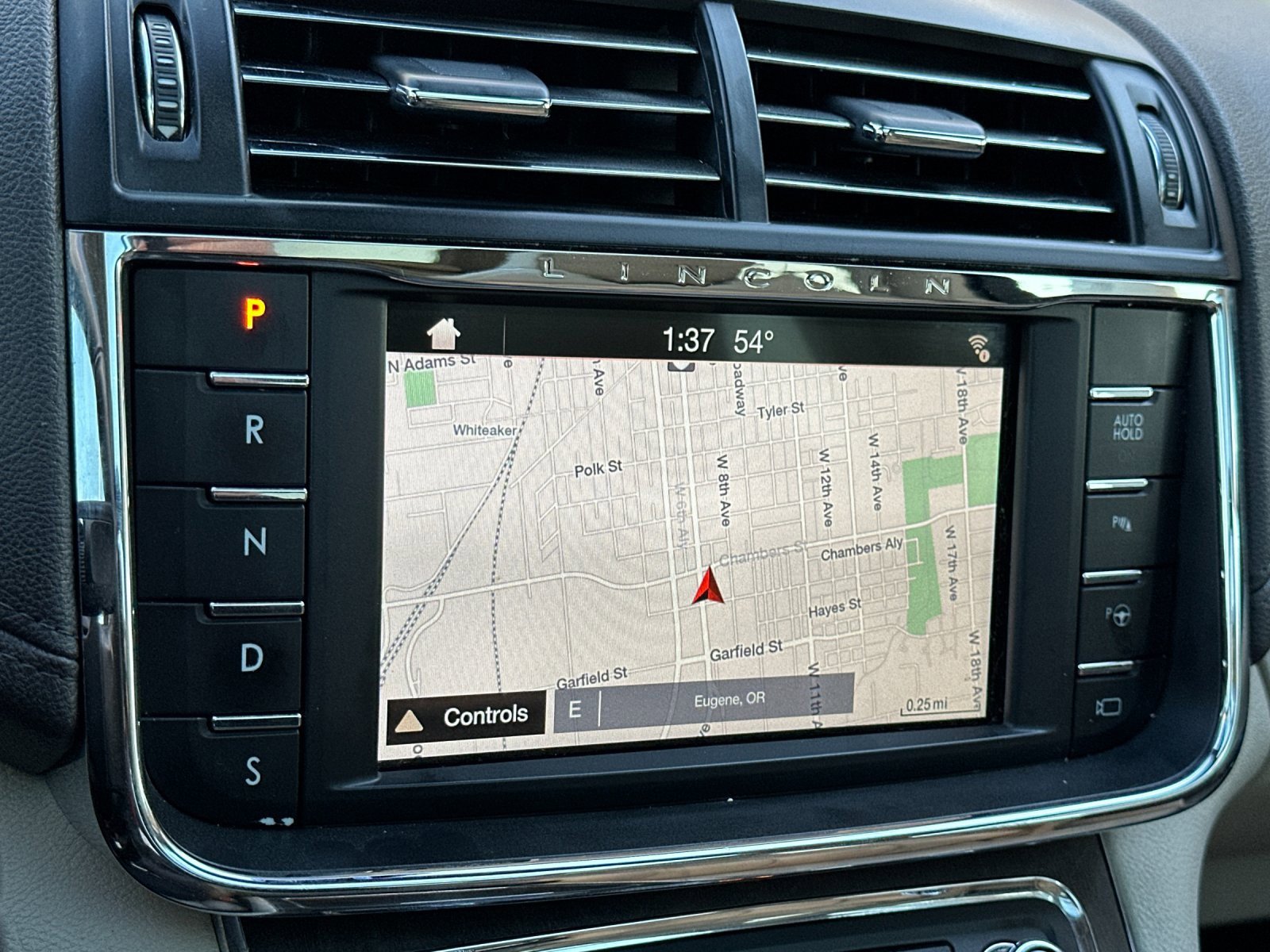 Used 2017 Lincoln Continental Reserve w/ Technology Package image 18