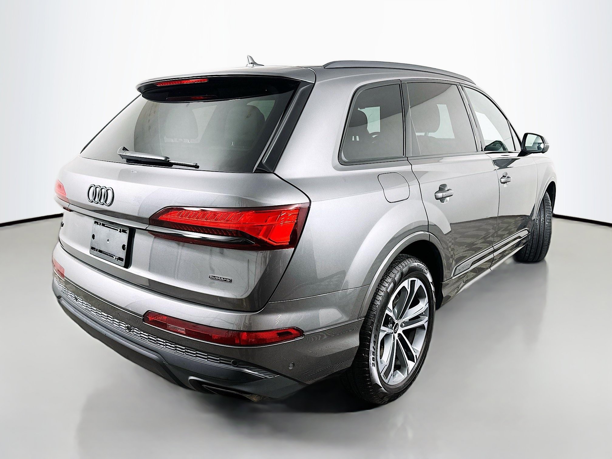 Used 2025 Audi Q7 2.0T Premium w/ Convenience Plus Package AWD/4WD image 7