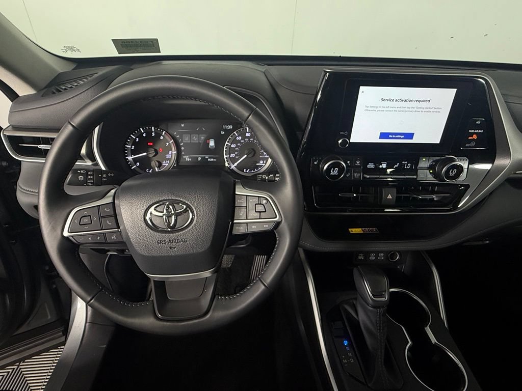 Used 2026 Toyota Highlander XLE AWD/4WD image 12