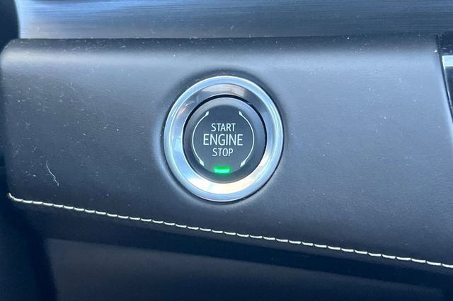 Used 2024 Cadillac Escalade V w/ LPO, ONYX Package image 29