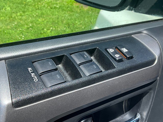 Used 2020 Toyota 4Runner SR5 AWD/4WD image 27
