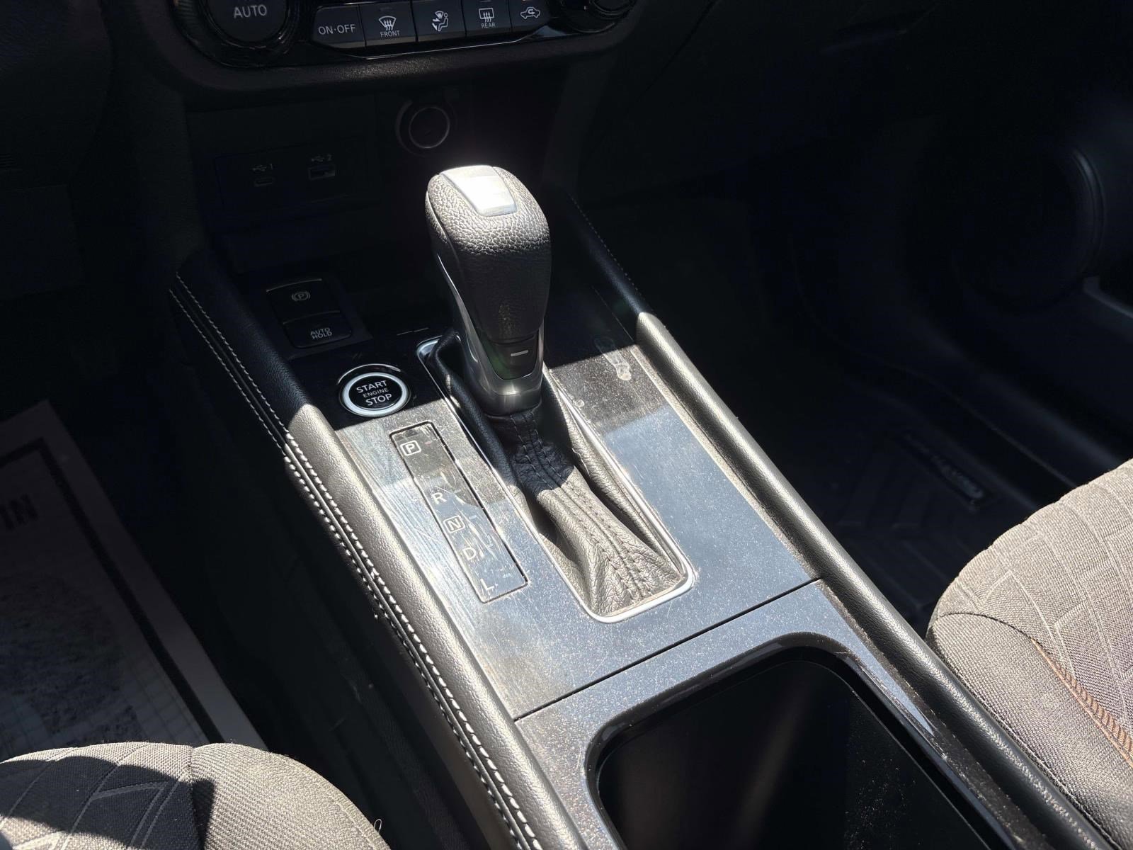 Used 2021 Nissan Kicks SR image 30