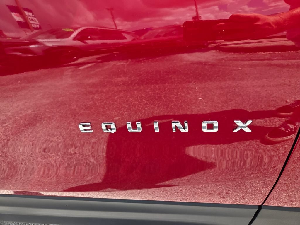 Used 2024 Chevrolet Equinox LT w/ LPO, Cargo Package FWD image 4