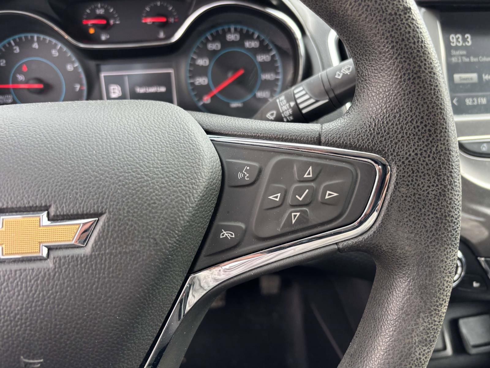 Used 2017 Chevrolet Cruze LT w/ Convenience Package image 20