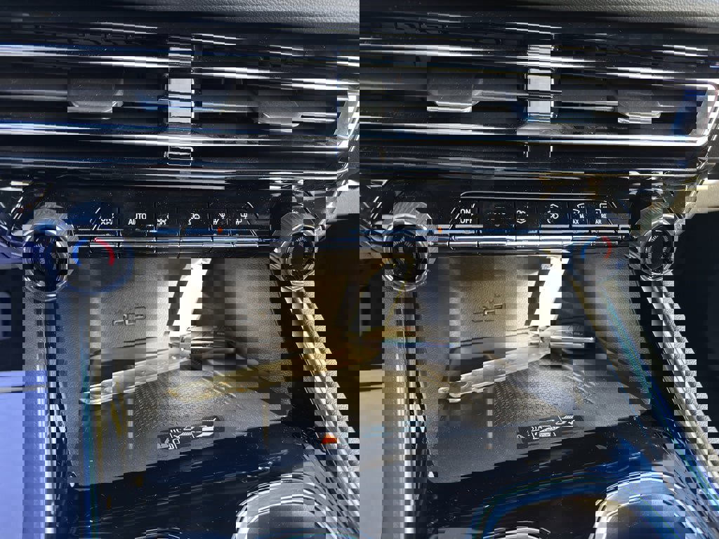 New 2026 Chevrolet Traverse High Country image 15