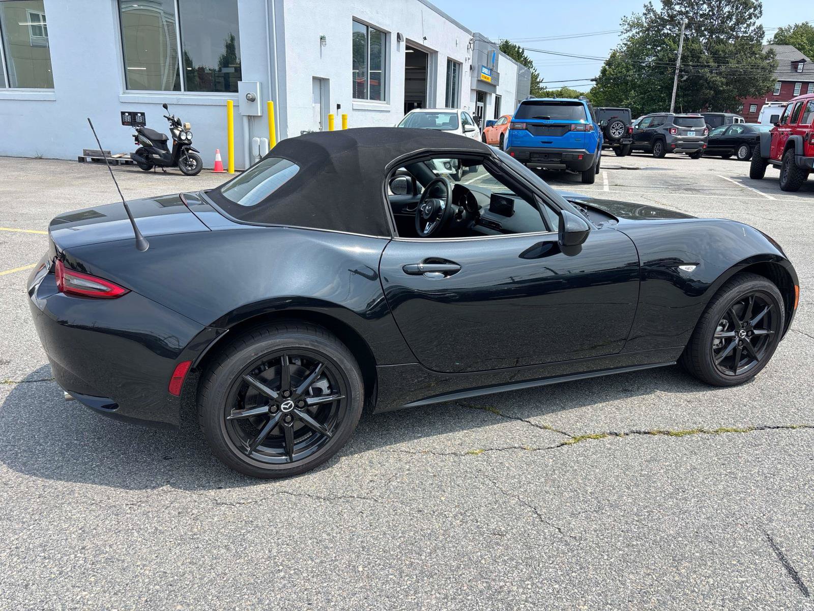 Used 2025 MAZDA MX-5 Miata Sport RWD image 6