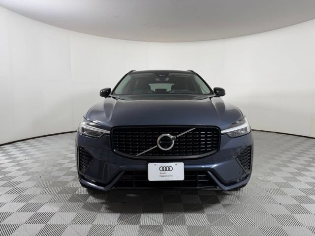 Used 2023 Volvo XC60 B6 Ultimate w/ Protection Package Premier AWD/4WD image 2
