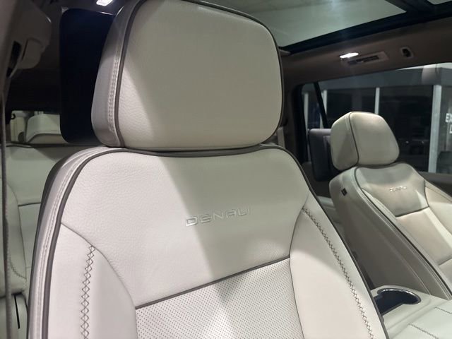 Used 2025 GMC Yukon XL Denali w/ Denali Reserve Package AWD/4WD image 45
