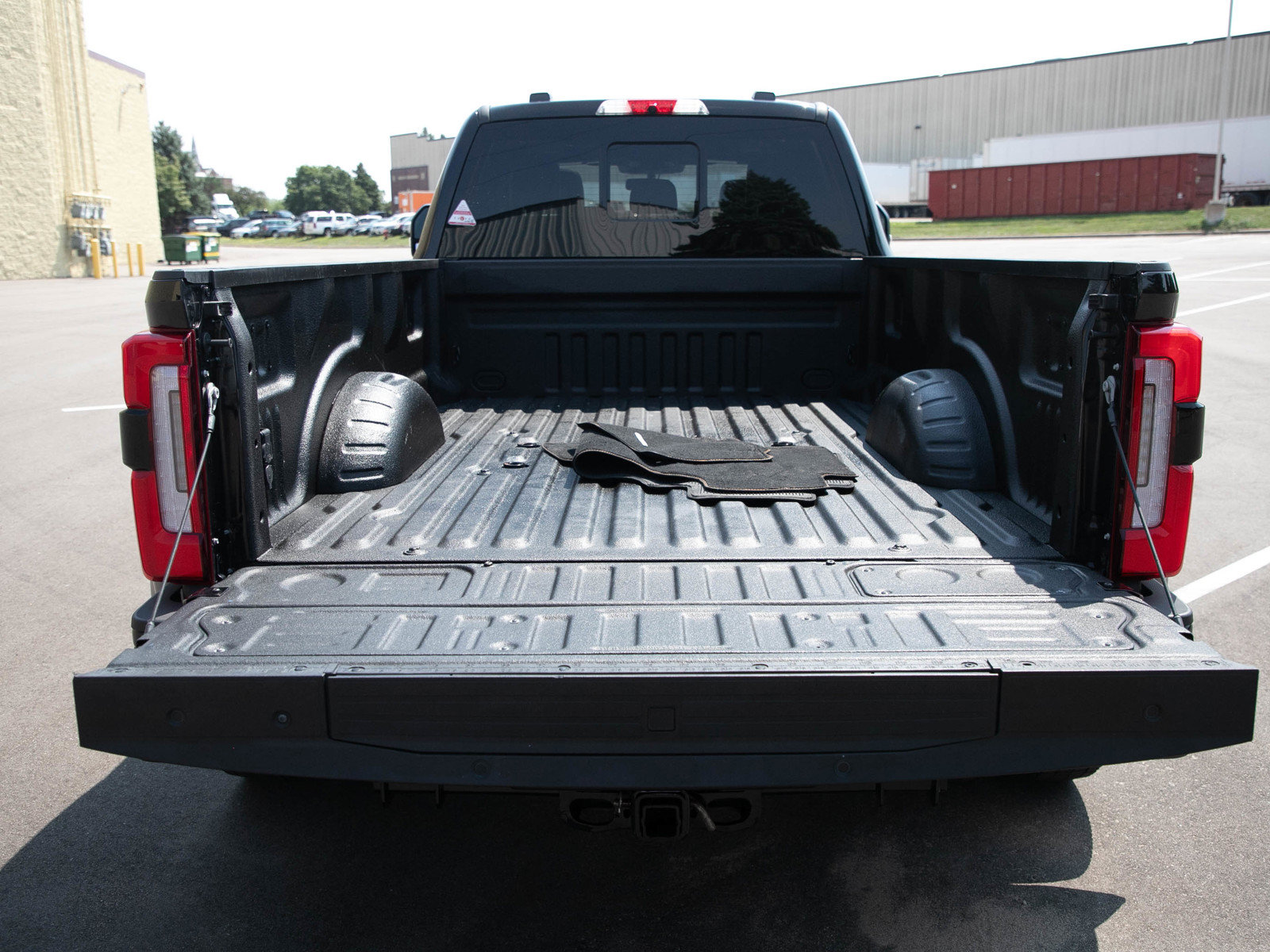 Used 2023 Ford F450 Platinum w/ FX4 Off-Road Package AWD/4WD image 17