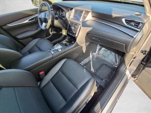 Used 2023 INFINITI QX50 Luxe FWD image 21