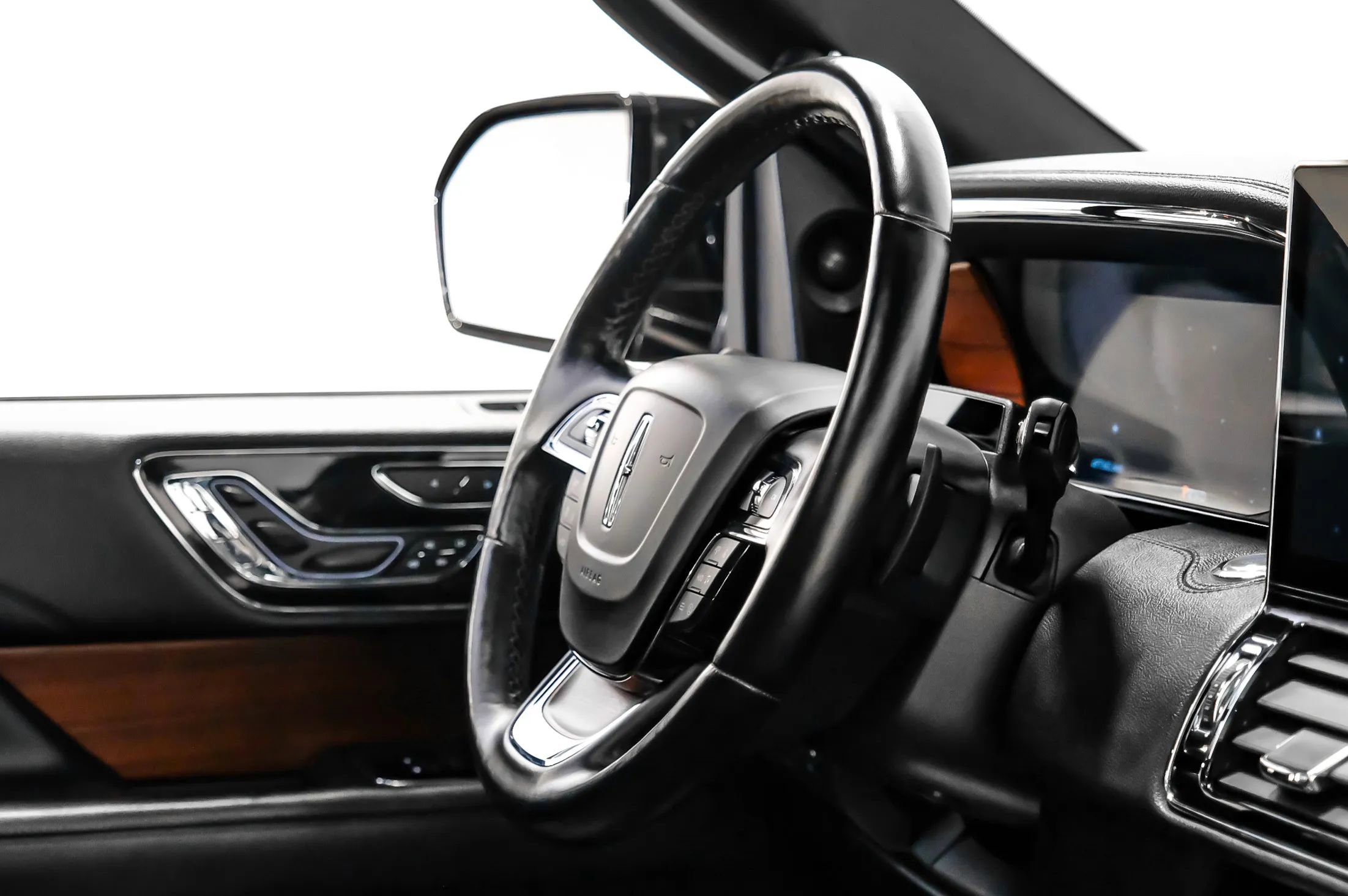 Used 2023 Lincoln Navigator L Reserve RWD image 10
